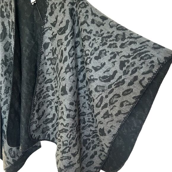 Apt. 9 Black/Gray Reversible Leopard Preppy Ruana Poncho One Size - Picture 8 of 12
